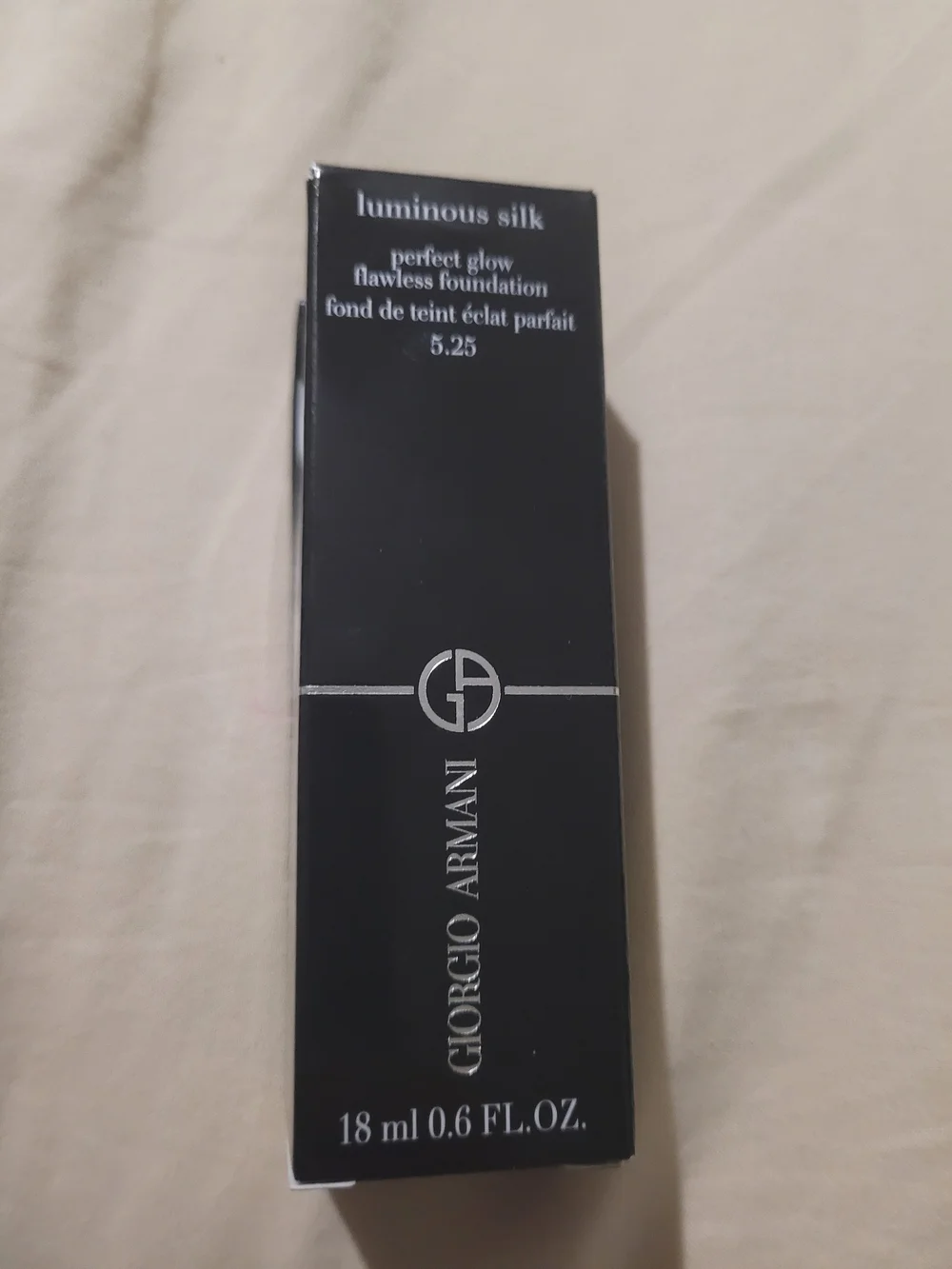 Giorgio Armani Luminous Silk Foundation In Shade 5.25  BNIB